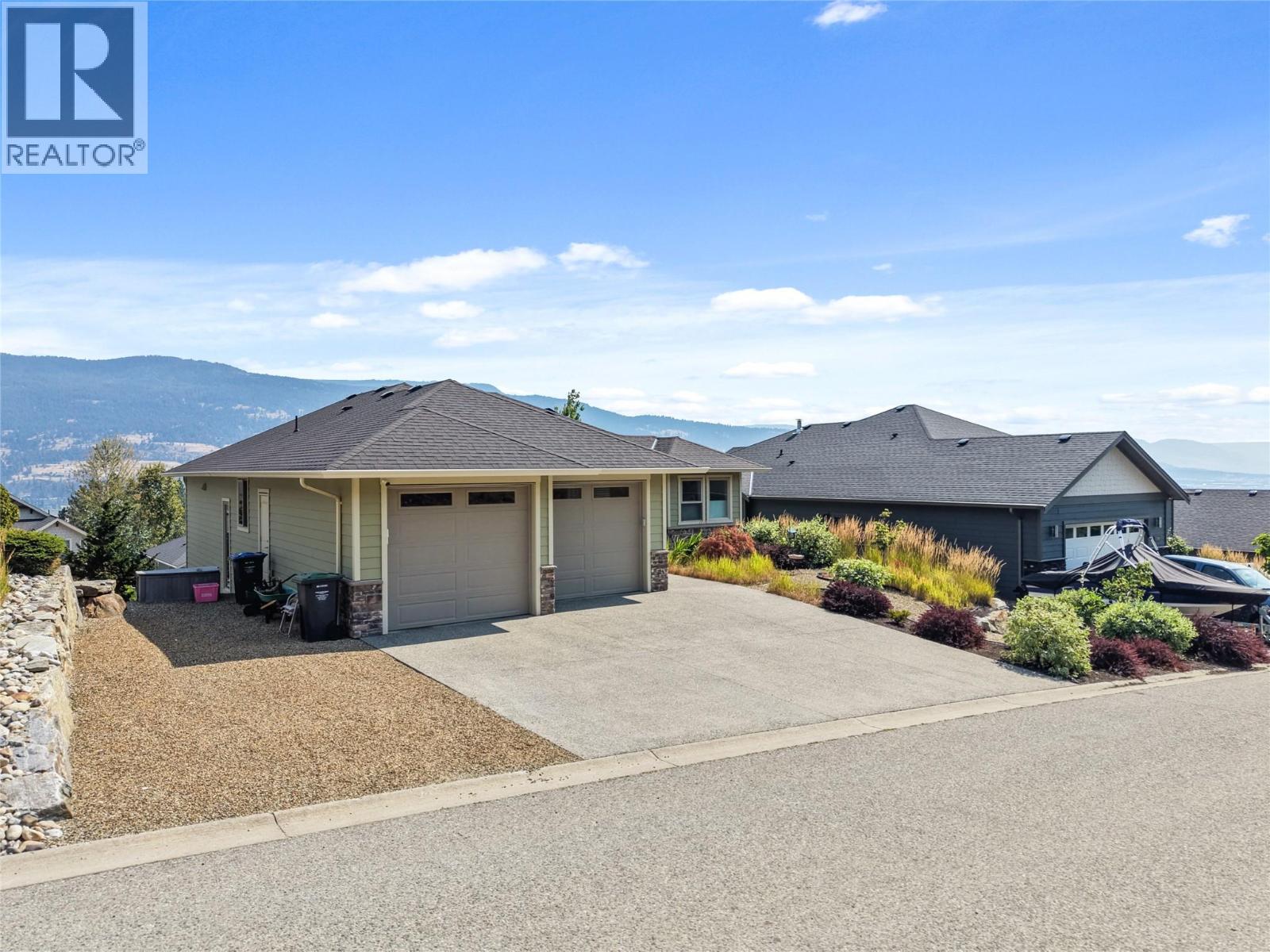 13464 Lake Hill Drive, Lake Country