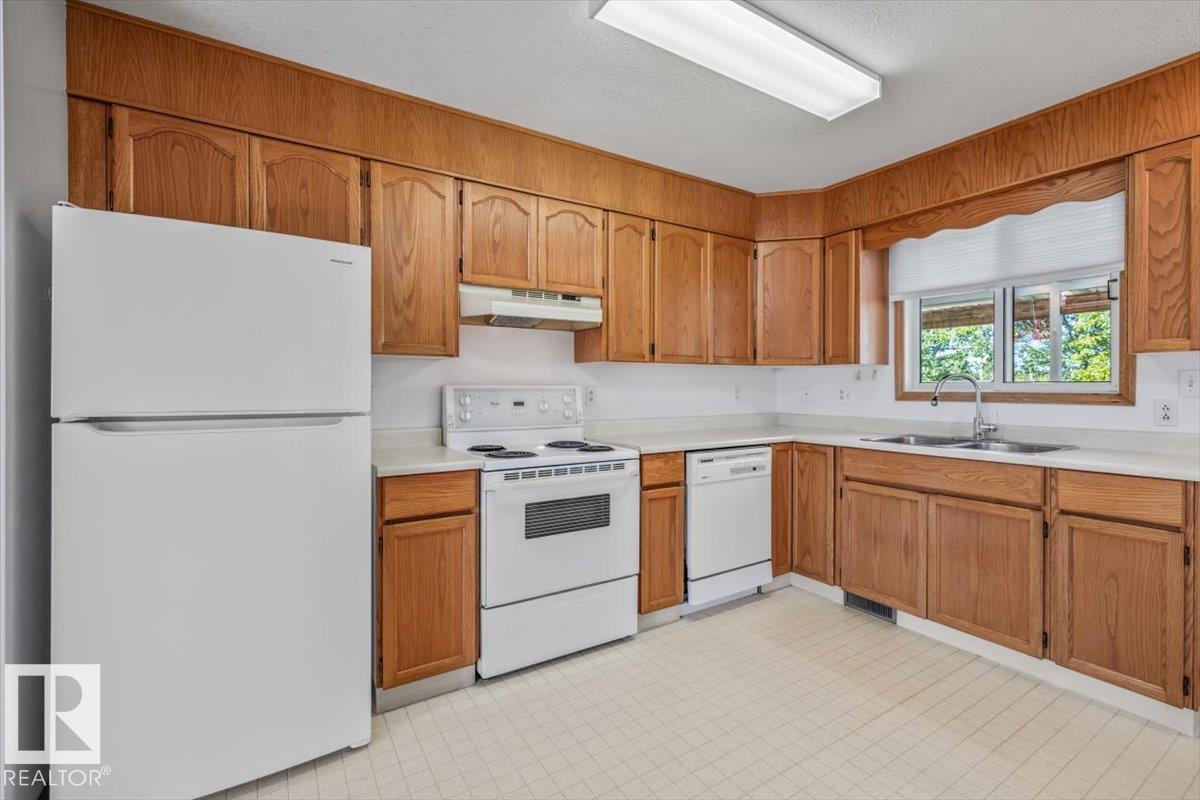 4427 Payne AV - Image 16