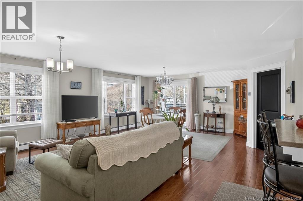 #302 20 King George Court - Image 11