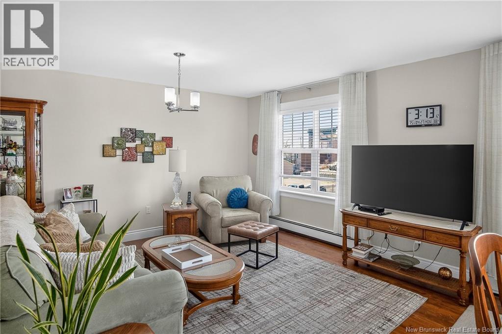 #302 20 King George Court - 13