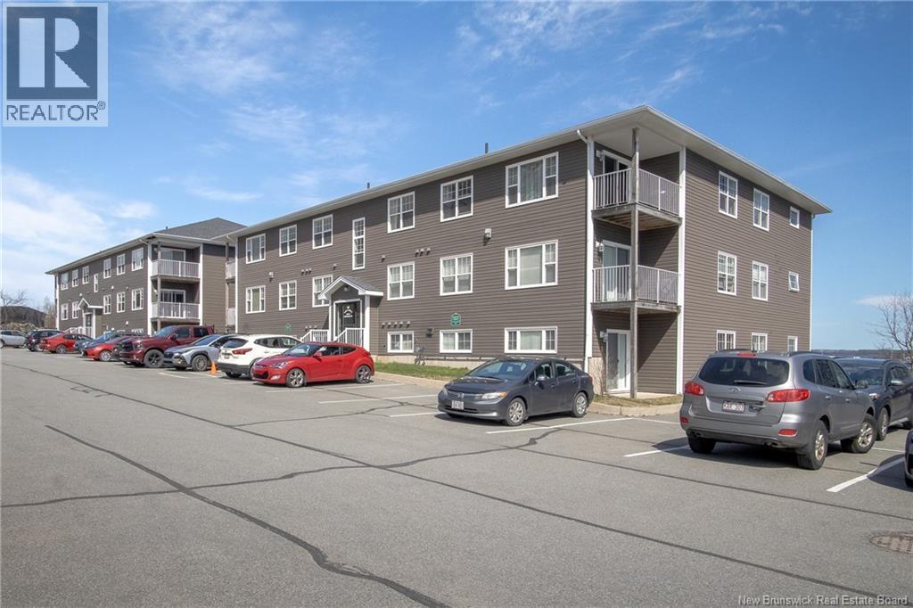 #302 20 King George Court - 3