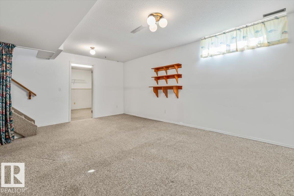4427 Payne AV - Image 33