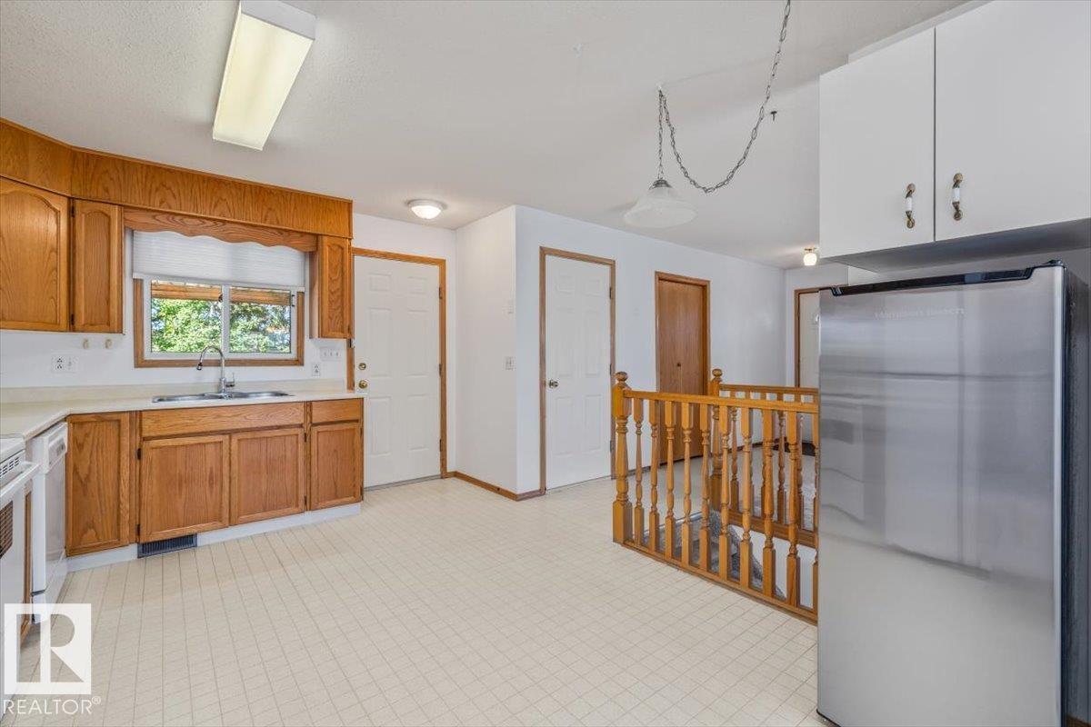 4427 Payne AV - Image 15