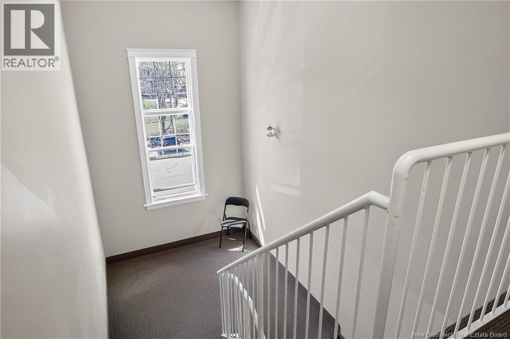 #302 20 King George Court - 6