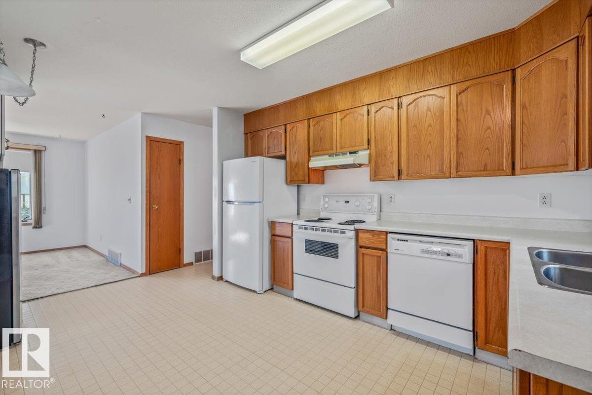 4427 Payne AV - Image 17