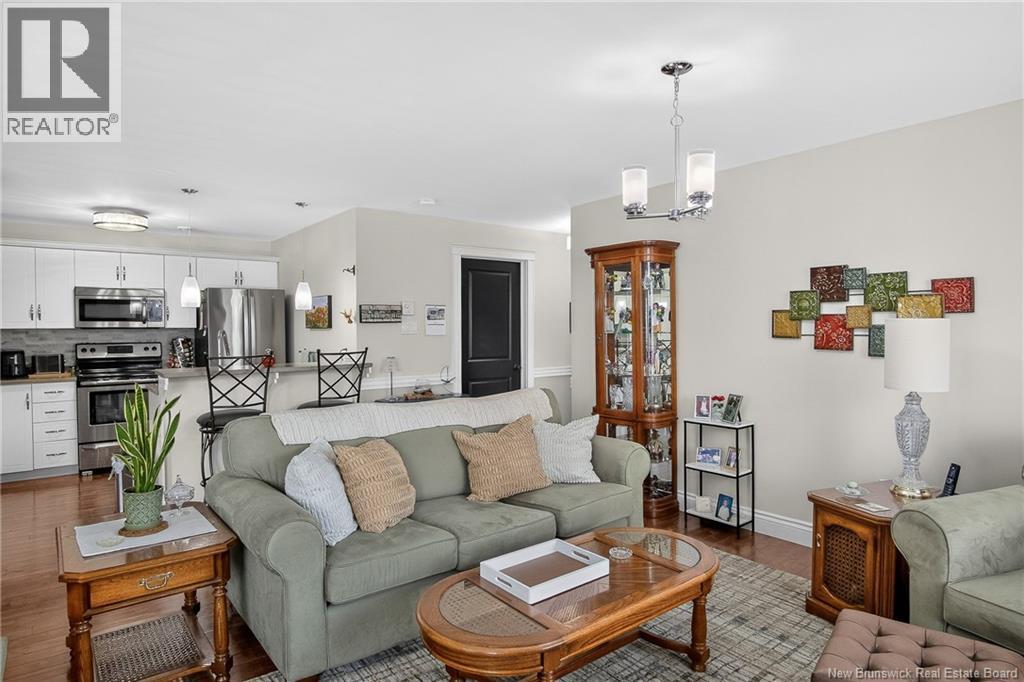 #302 20 King George Court - 14