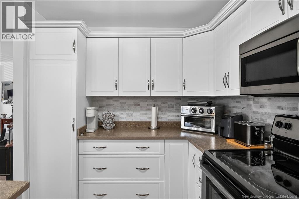 #302 20 King George Court - 24