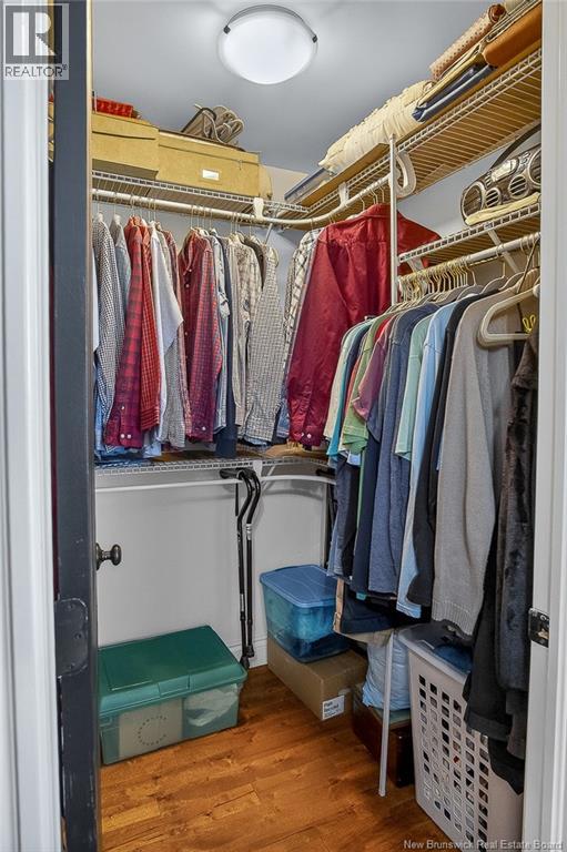 #302 20 King George Court - 32