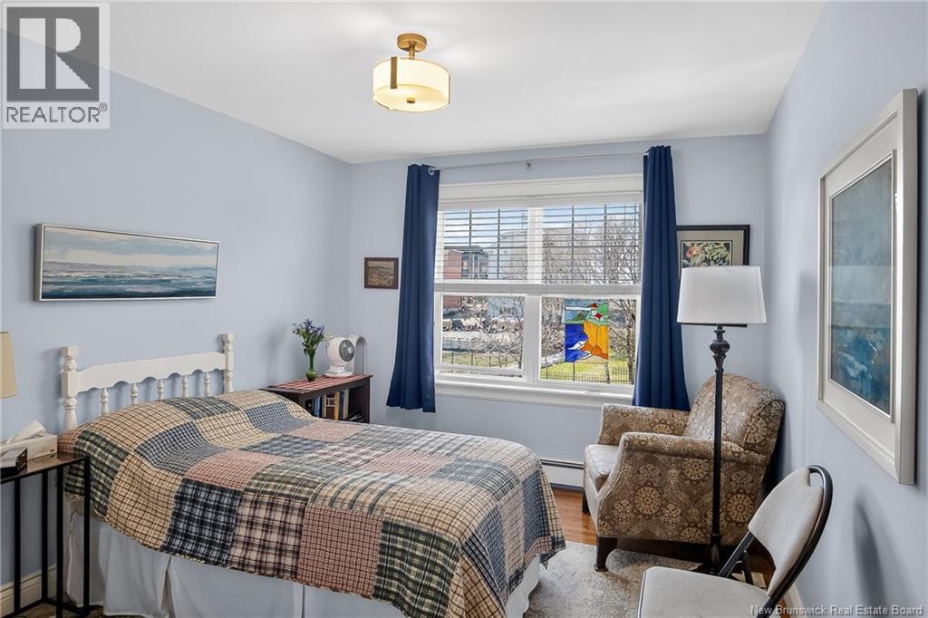 #302 20 King George Court - 28