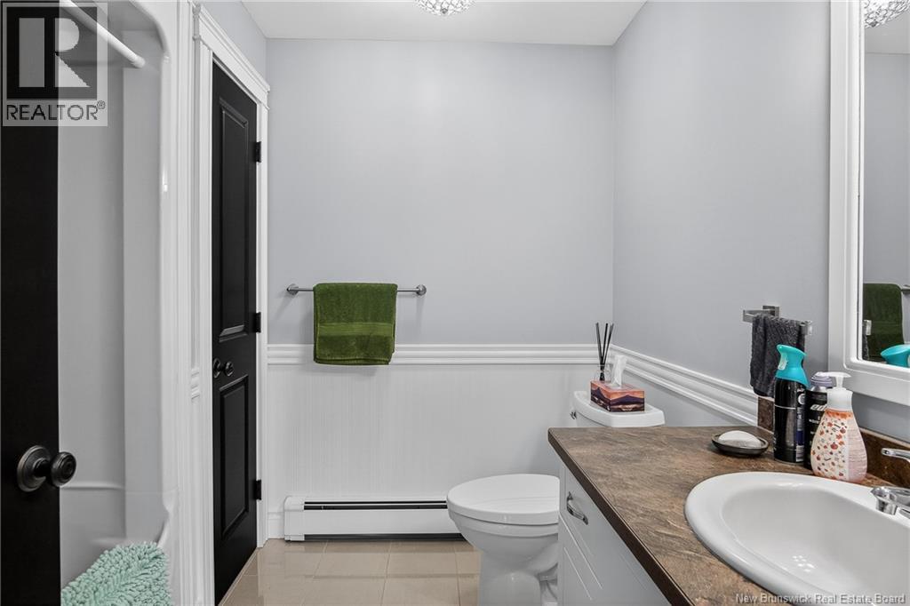 #302 20 King George Court - 26