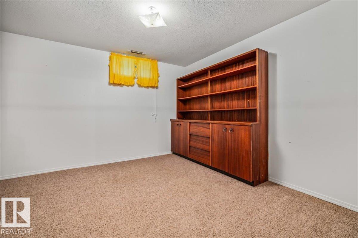4427 Payne AV - Image 39