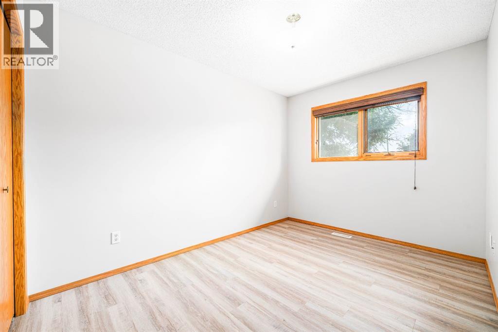 12 Swan Way SE - 18