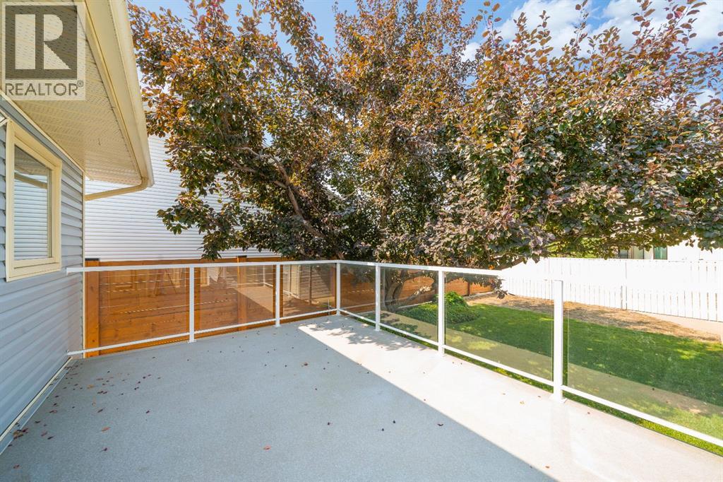 12 Swan Way SE - 32