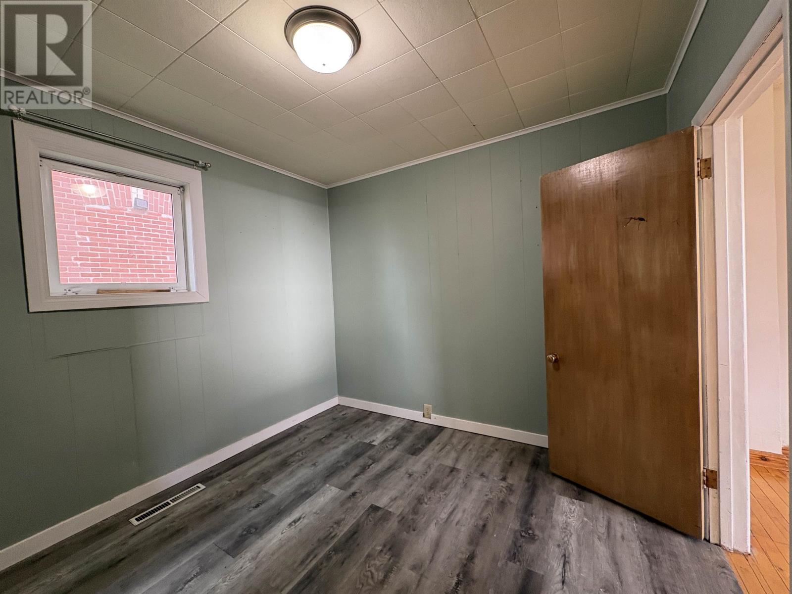 240 Third ST W - Image 15