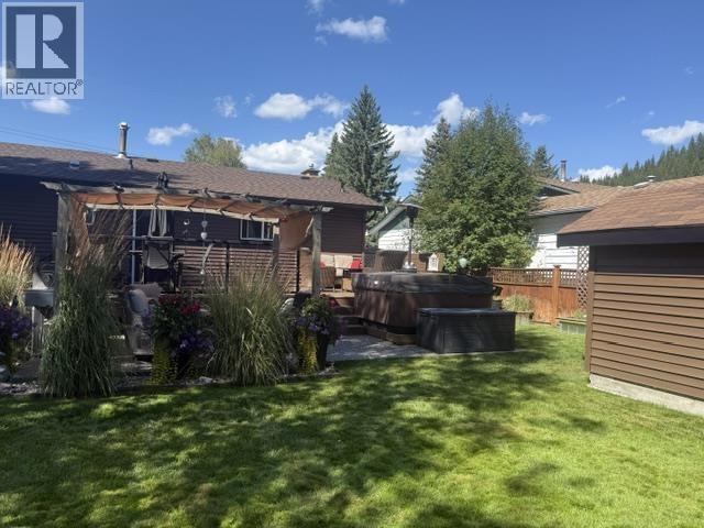 Photo 8 of 30 — 4163 CRAIG DRIVE · Prince George, BC