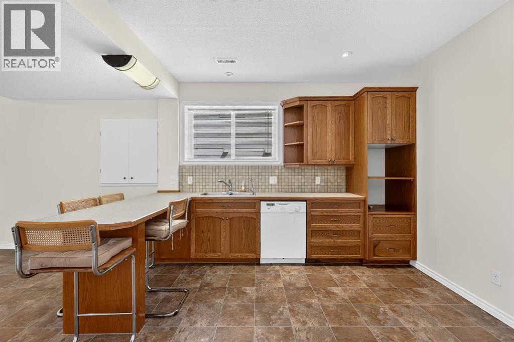219 Hillcrest Boulevard - 35