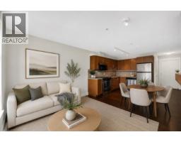 305 1211 Village Green Way, Squamish, BC V8B0R7 Photo 8