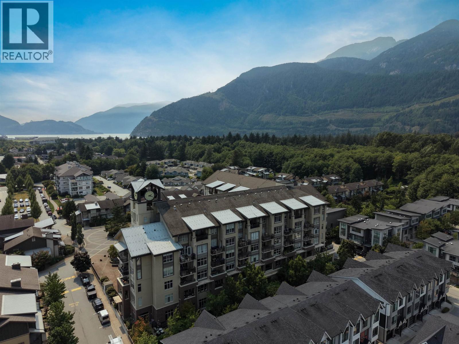 305 1211 VILLAGE GREEN WAY, Squamish