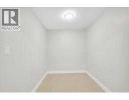305 1211 Village Green Way, Squamish, BC V8B0R7 Photo 14