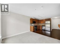305 1211 Village Green Way, Squamish, BC V8B0R7 Photo 7