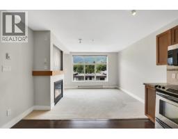 305 1211 Village Green Way, Squamish, BC V8B0R7 Photo 6