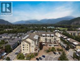 305 1211 Village Green Way, Squamish, BC V8B0R7 Photo 33
