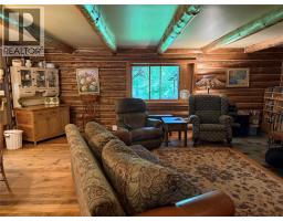 Living room - 9655 Granby Road, Grand Forks, BC V0H1H1 Photo 9