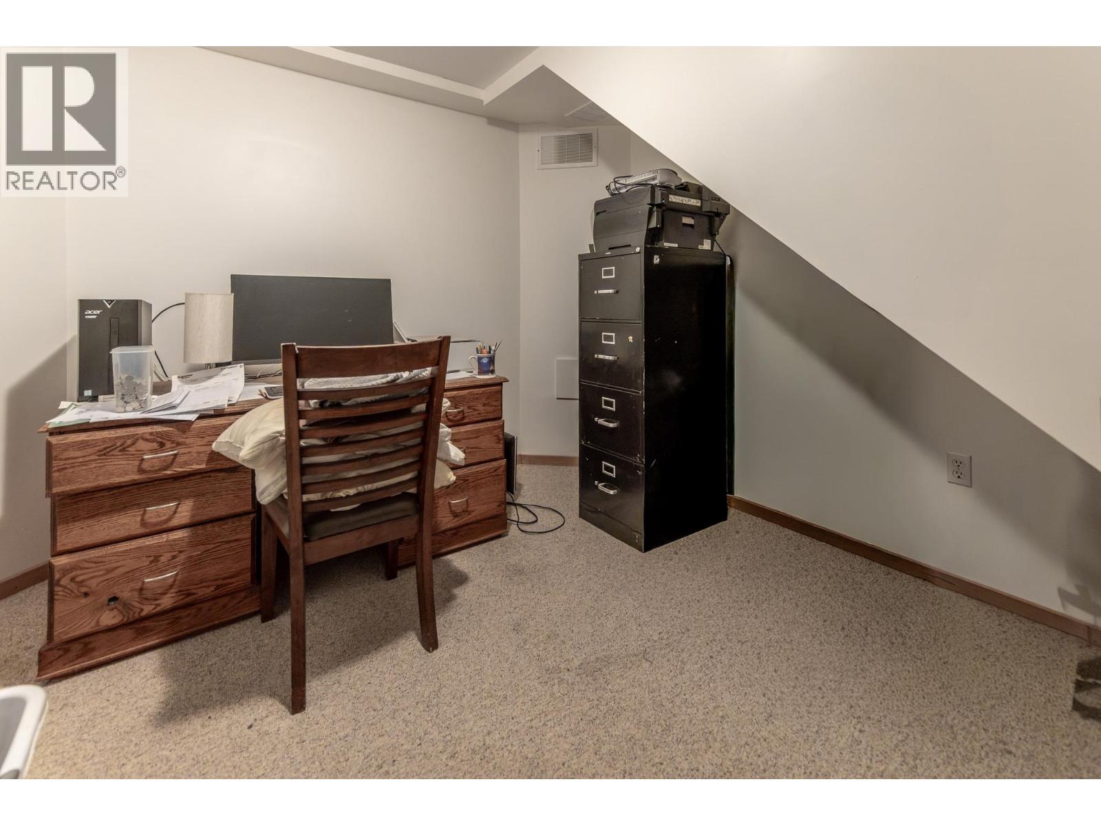 8909 GRAINGER Road - Image 28