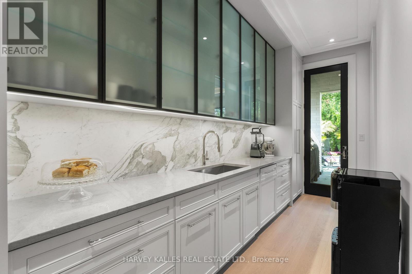 106 RICHVIEW AVENUE - 19
