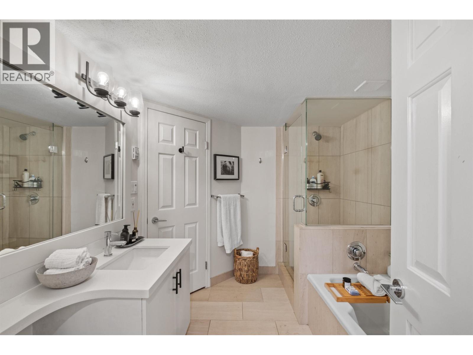 102 123 E 6TH STREET, North Vancouver