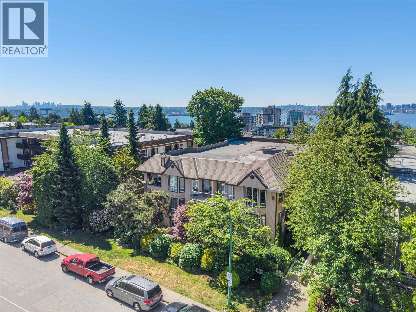 102 123 E 6TH STREET, North Vancouver