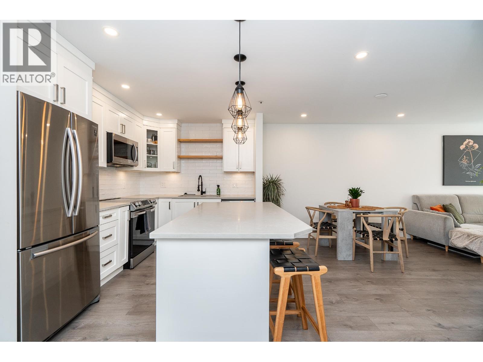 105 2968 BURLINGTON DRIVE — photo 4