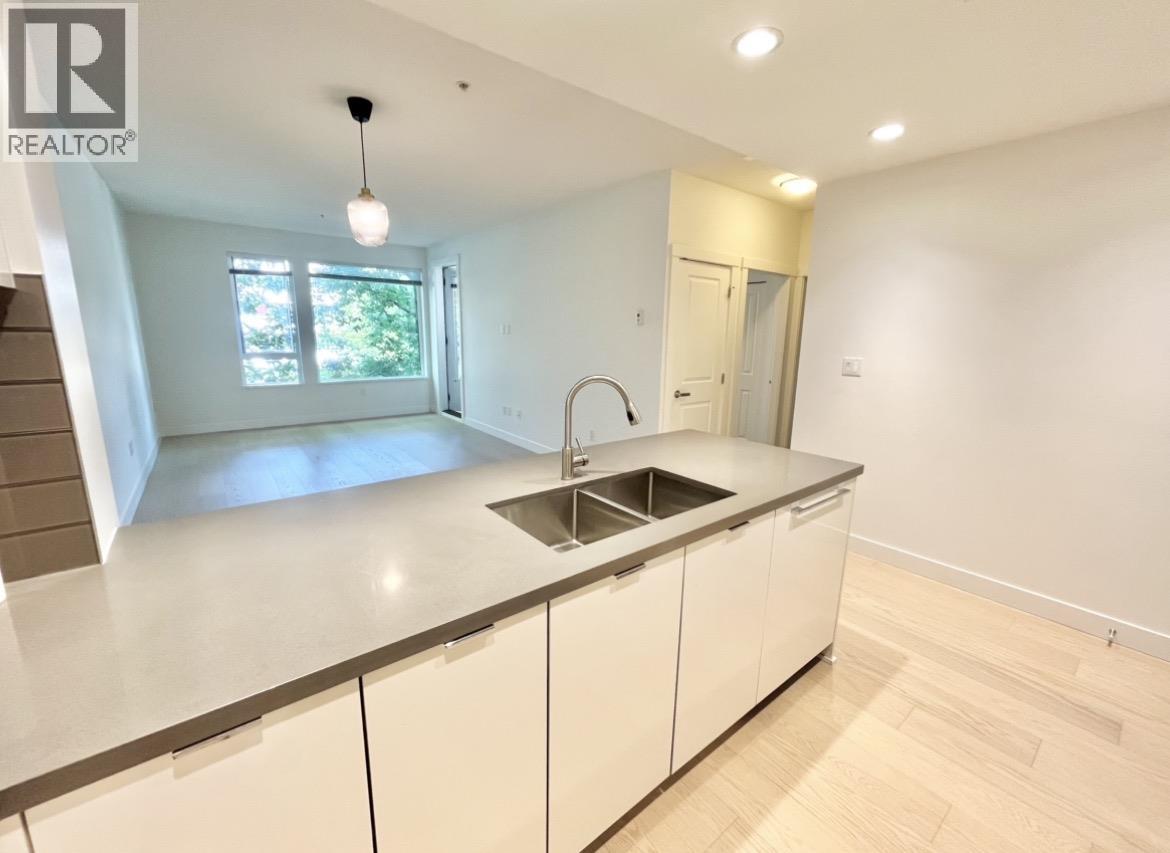 319 255 W 1ST STREET, North Vancouver