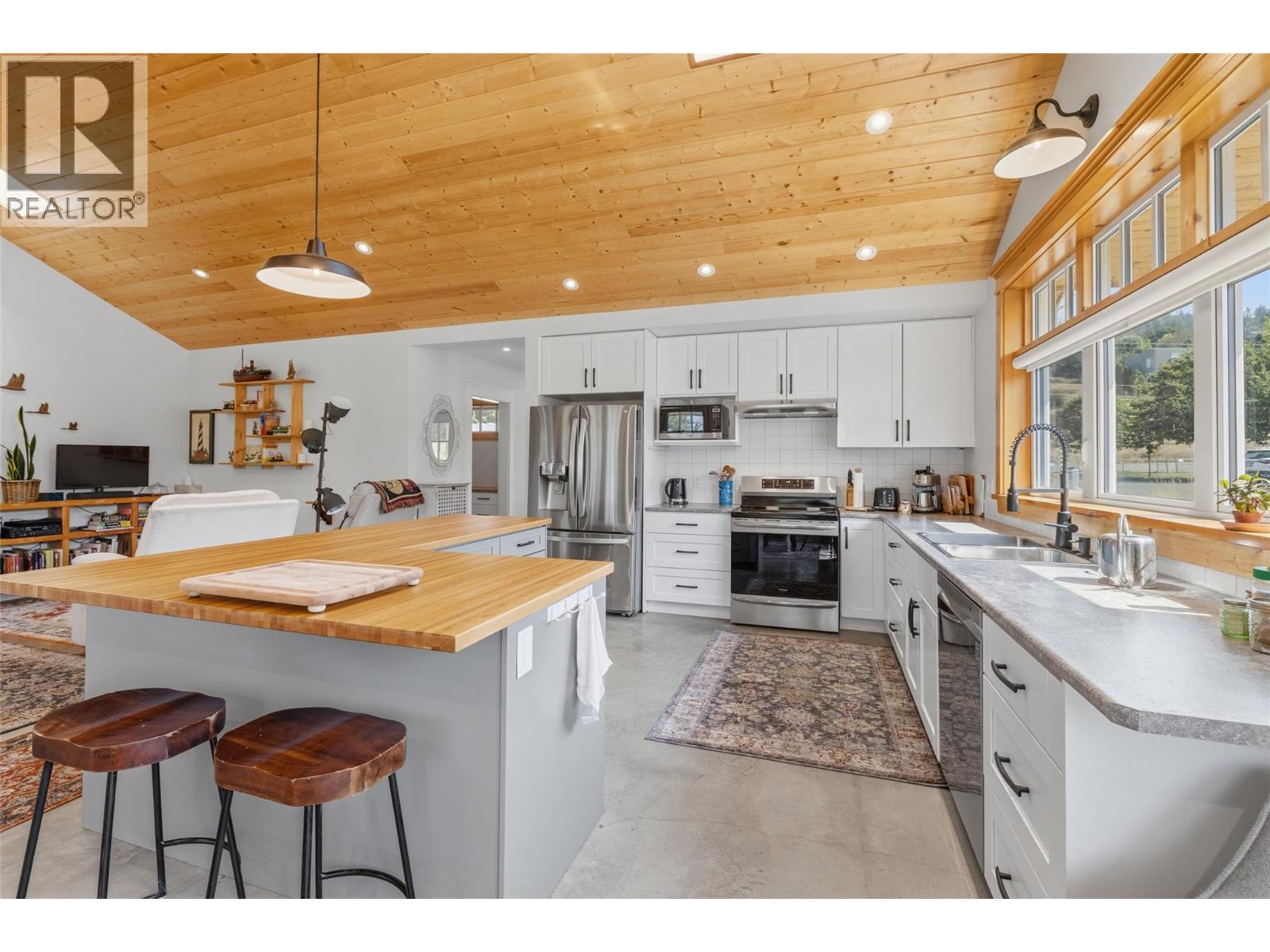 11311 Okanagan Centre Road W, Lake Country