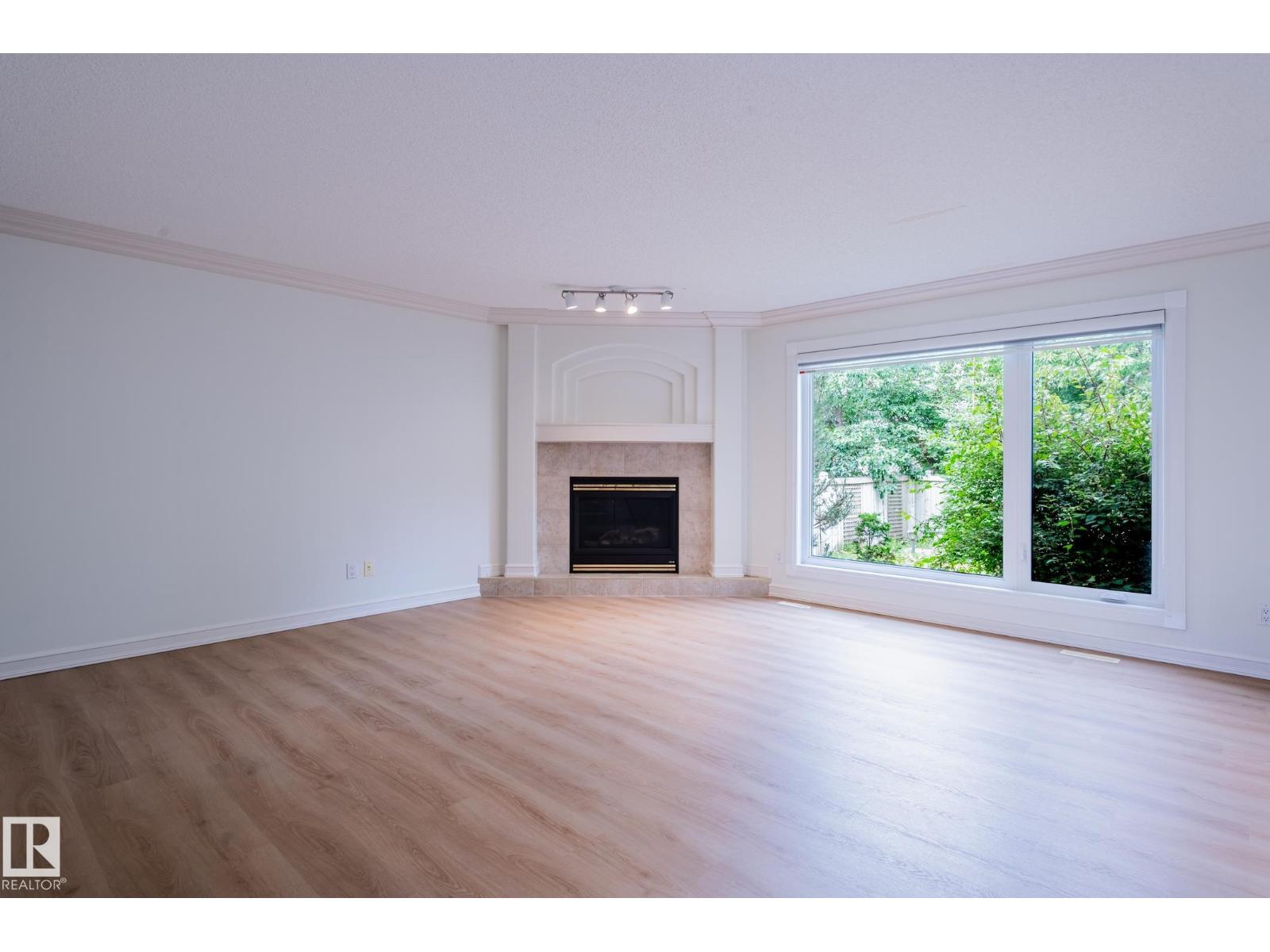 310 Livingstone CO NW - 11