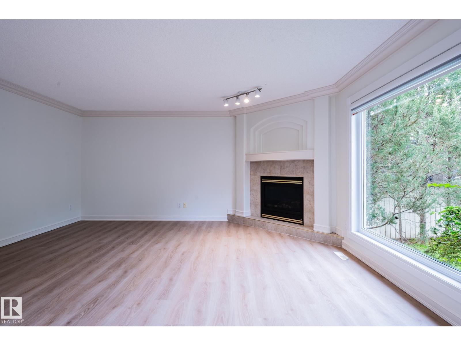 310 Livingstone CO NW - 12