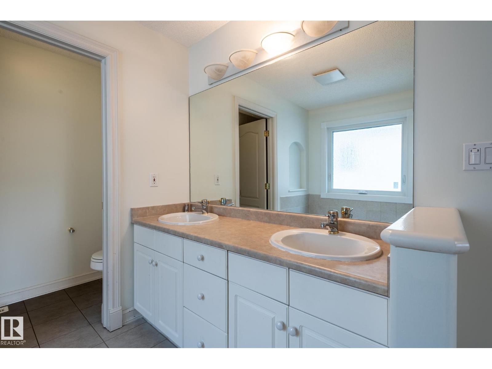 310 Livingstone CO NW - Image 49