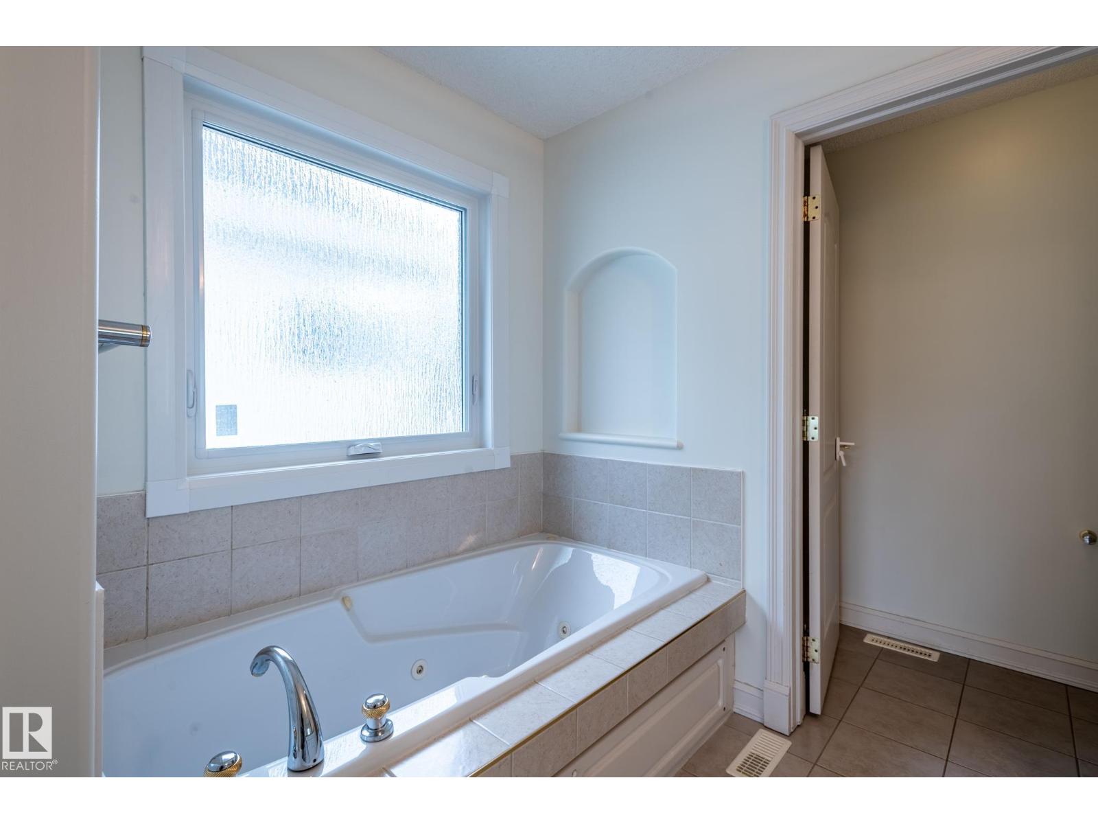 310 Livingstone CO NW - 50