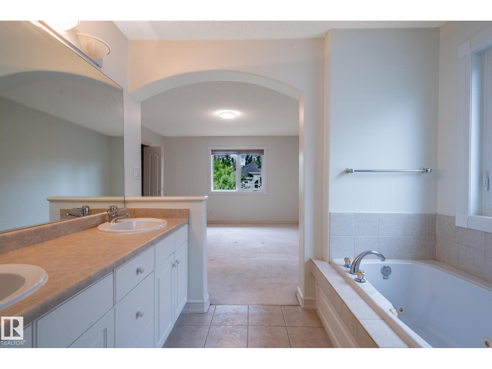 310 Livingstone CO NW - 52