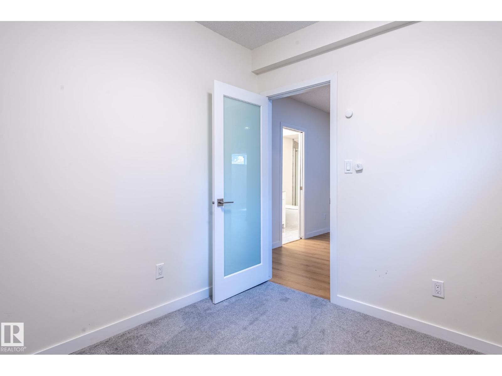 310 Livingstone CO NW - 63