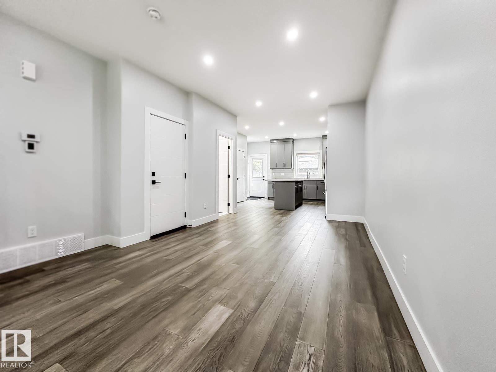 9830 73 AV NW - Image 14