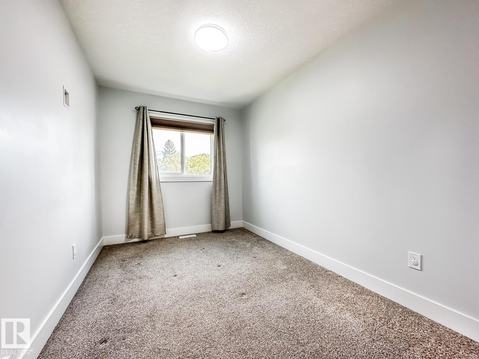 9830 73 AV NW - Image 34