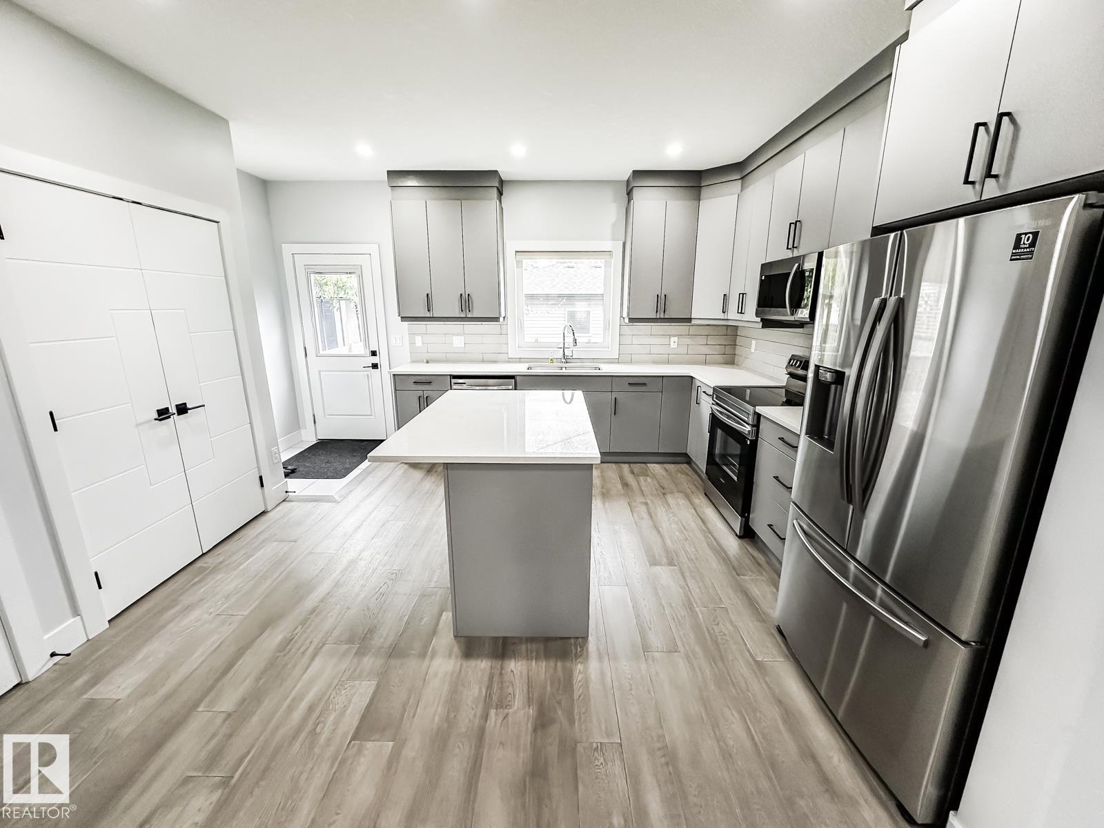 9830 73 AV NW - Image 17