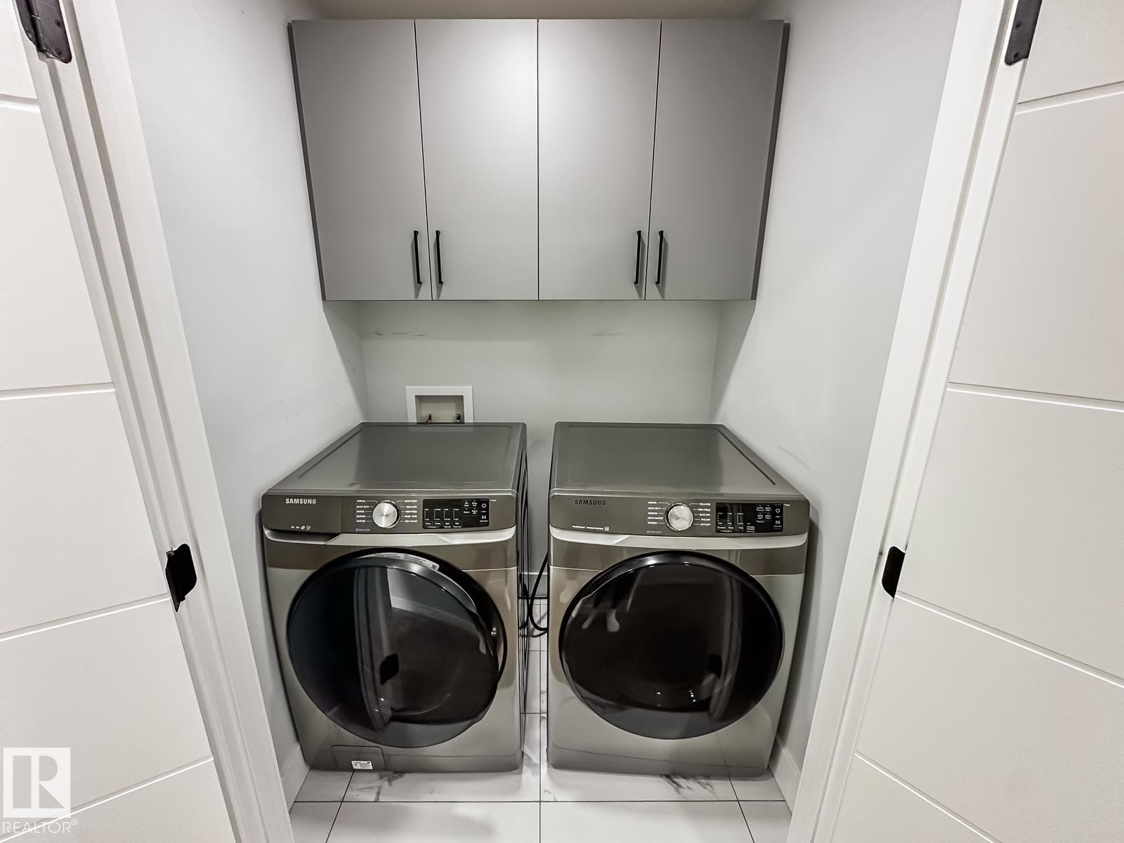 9830 73 AV NW - 38