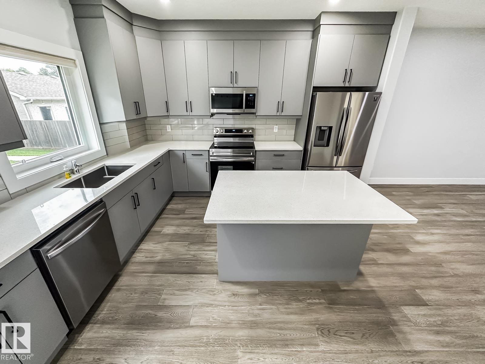 9830 73 AV NW - Image 19