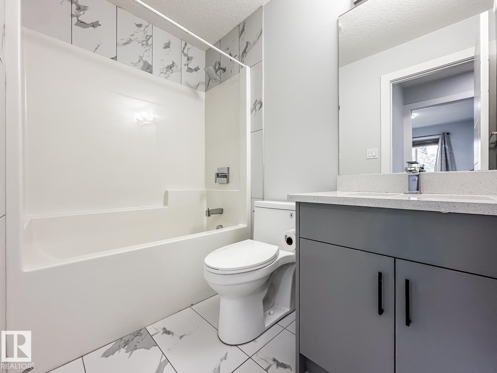 9830 73 AV NW - Image 37