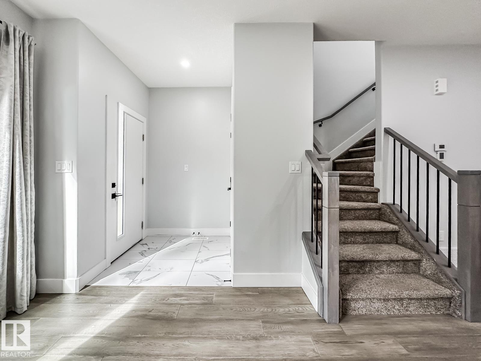 9830 73 AV NW - 9