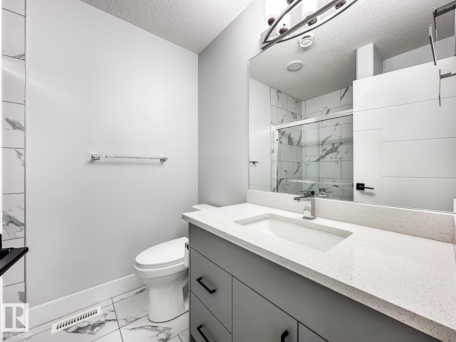 9830 73 AV NW - Image 29