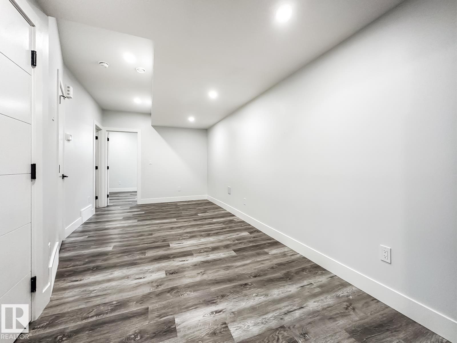 9830 73 AV NW - Image 43