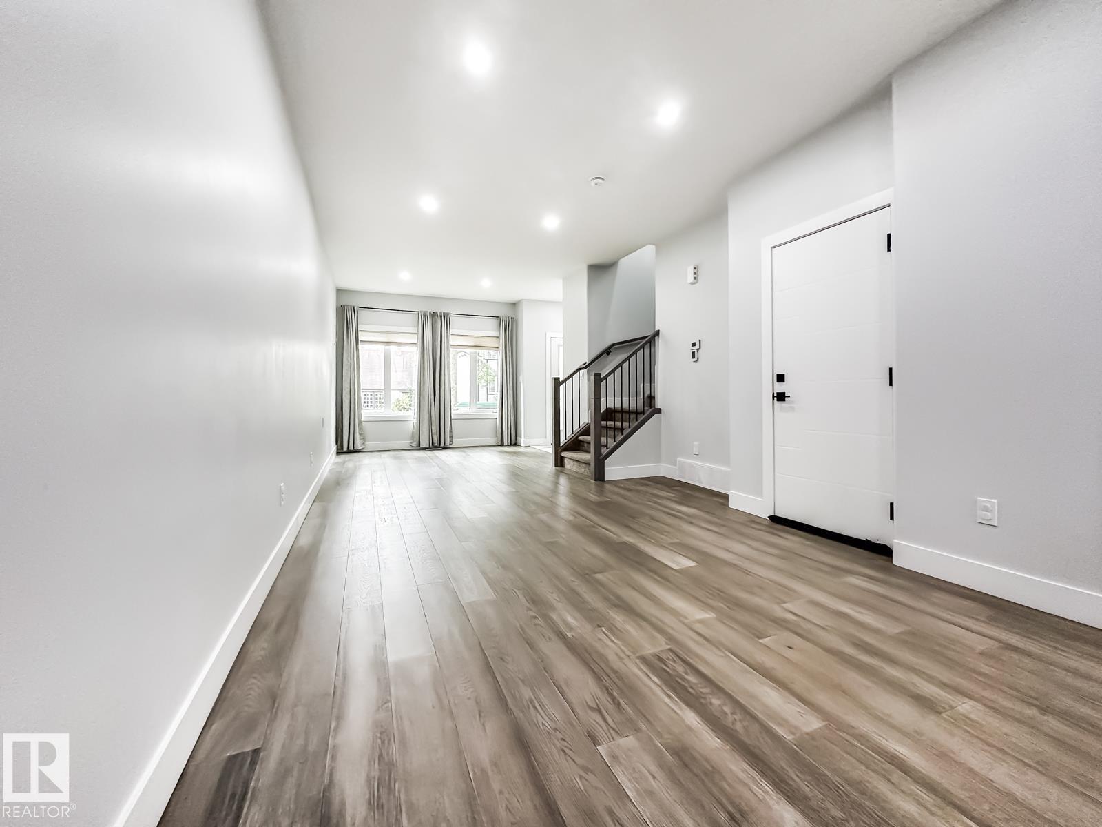 9830 73 AV NW - Image 12